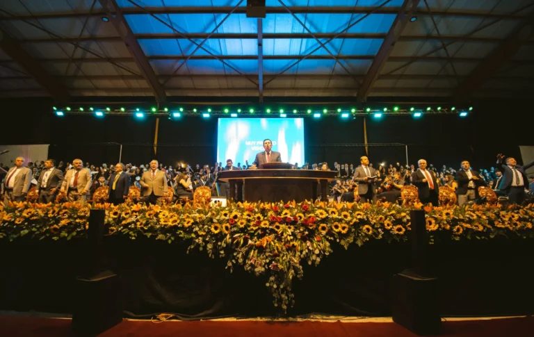 Vista panorámica del Coro Nacional durante una asamblea